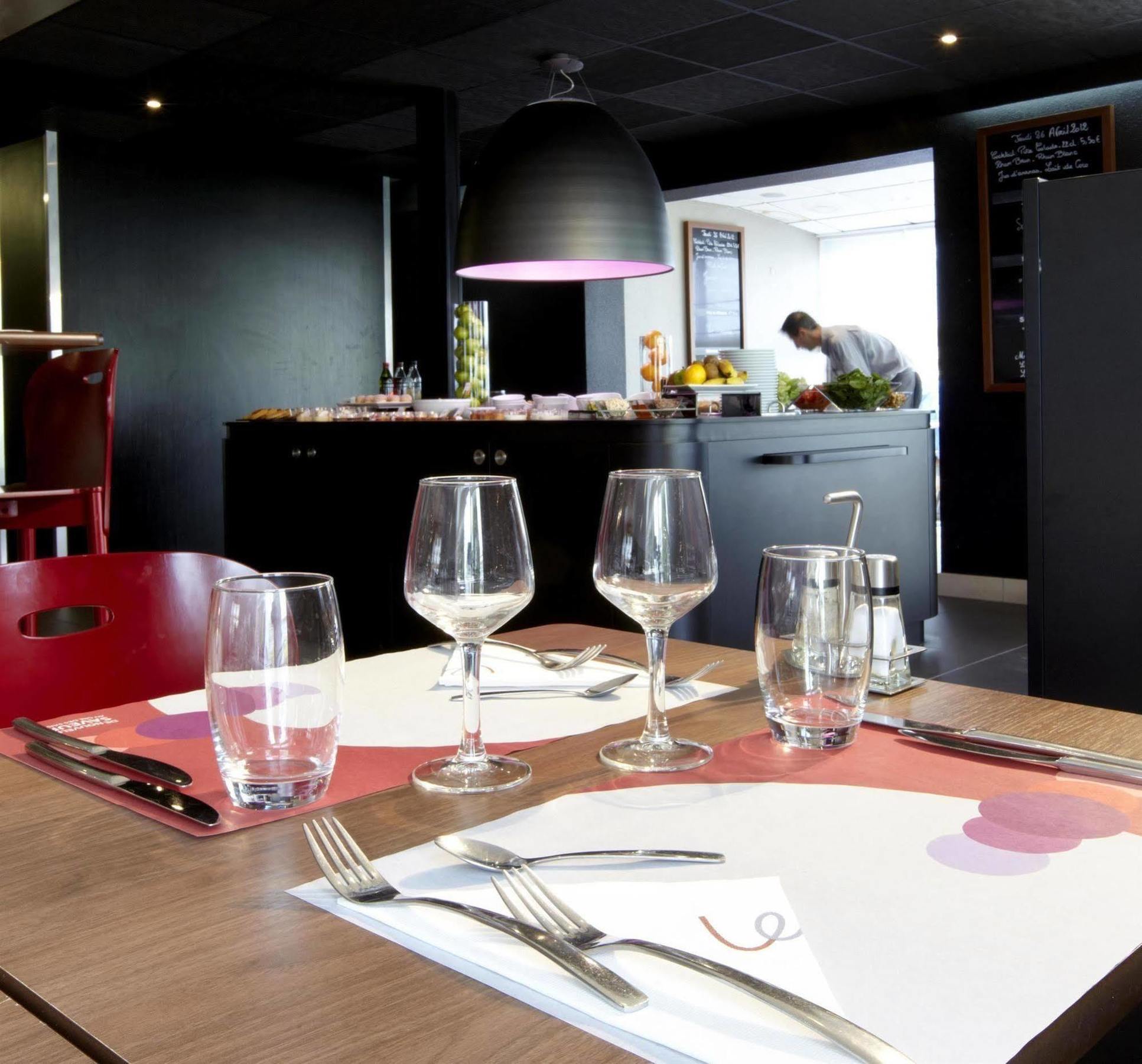 Campanile Lille Sud - Chr Hotel Restaurant foto